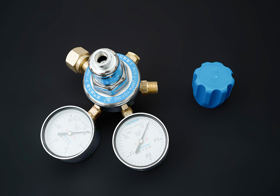 氧气减压器